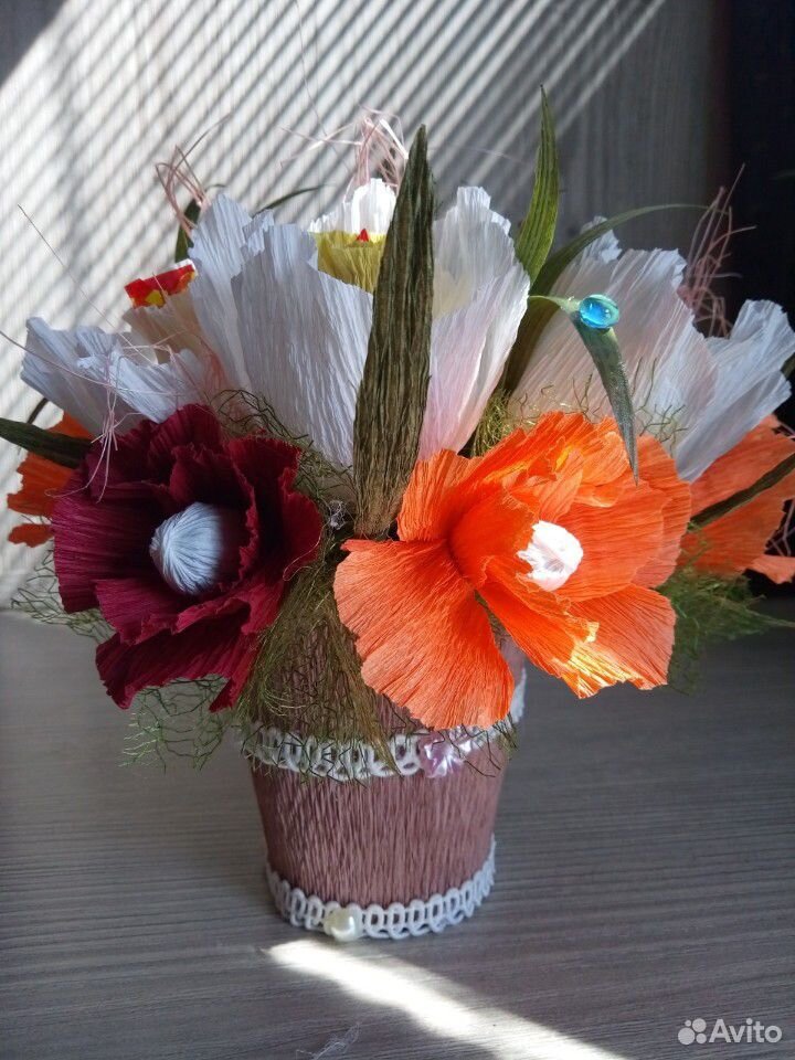 Сладкий букет из цветов с конфетами купить на Зозу.ру - фотография № 1