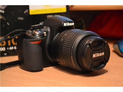 Nikon D 3100