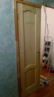 Дверь деревянная почти новая