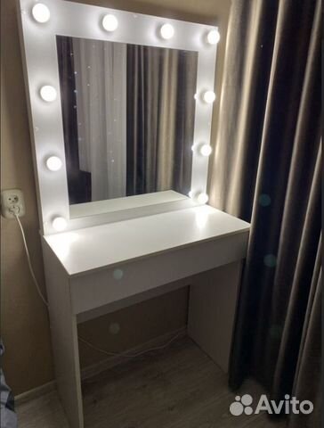 Гримерный столик, туалетный столик