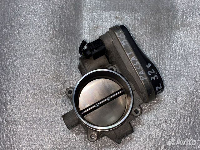 Дроссельная заслонка 022133062AG Passat B6 3.2