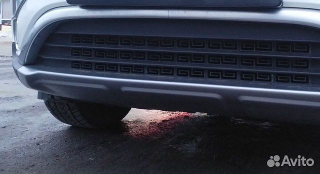 Вставки в нижнюю решетку бампера Geely Atlas