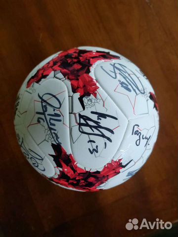 Мяч футбольный с автографами сборной России 2018