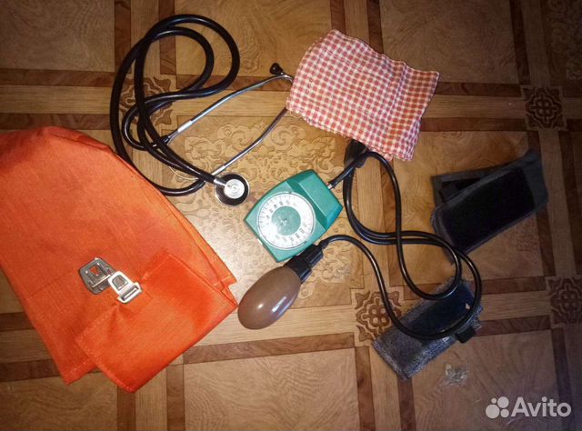 Тонометр механический со стетоскопом