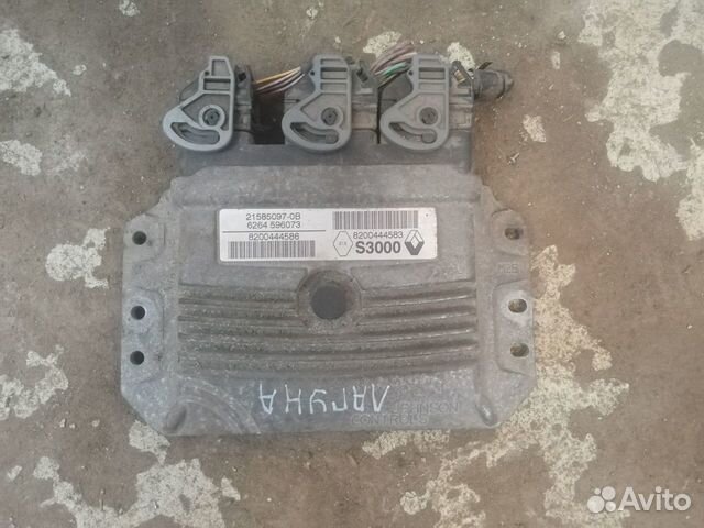 Блок управления двигателем на Рено Лагуна 2006 год