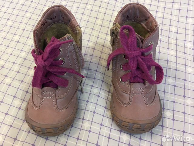 Детские ботинки