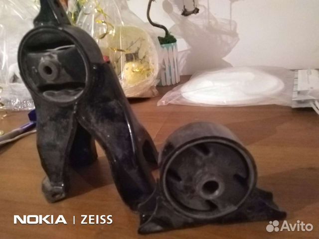 Подушки под двигатель и коробку на Мицубиси Галант