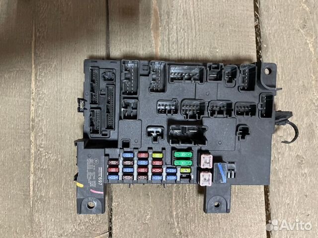 Блок предохранителей салонный Mitsubishi Outlander