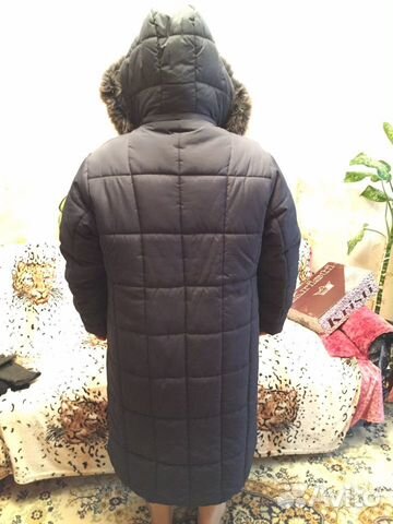 Пальто зимнее женское, на капюшоне натуральный мех