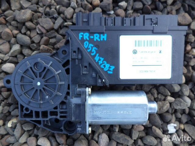 Мотор стеклоподъемника передний правый Porsche