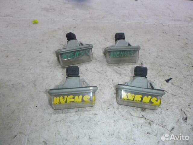 Плафон освещения номера toyota avensis II 2003-200