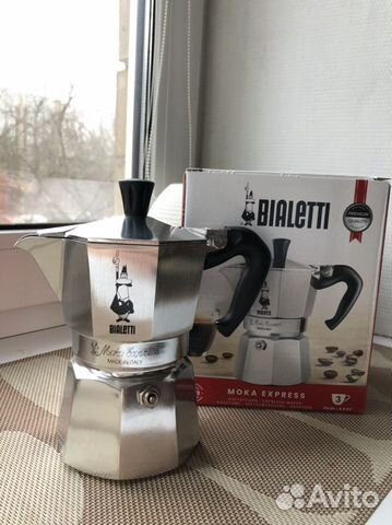 Гейзерная кофеварка bialetti moka express 3 чашки