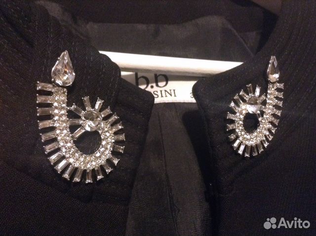 Жакет с баской из перьев Жакет с баской из перьев