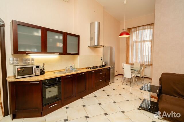 

3-к. квартира, 98 м², 3/5 эт.