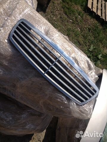 Mercedes w211 решётка радиатора Mercedes w211 решётка радиатора