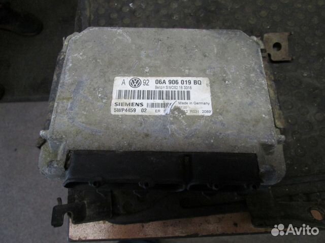 Блок управления двигателем Volkswagen Golf 4 AEH