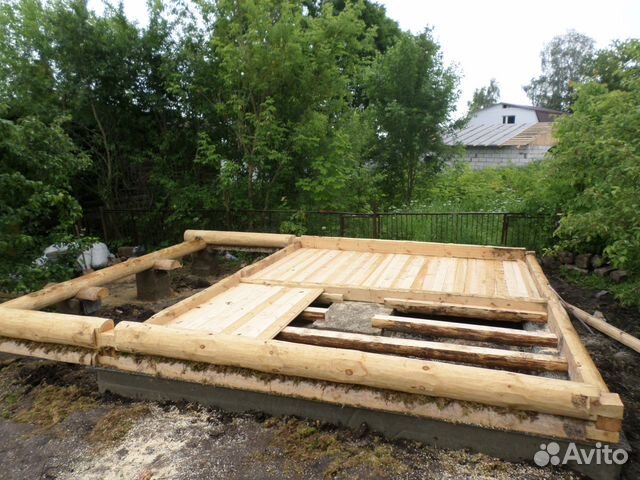 Сруб бани с рубленной террасой Сруб бани с рубленной террасой