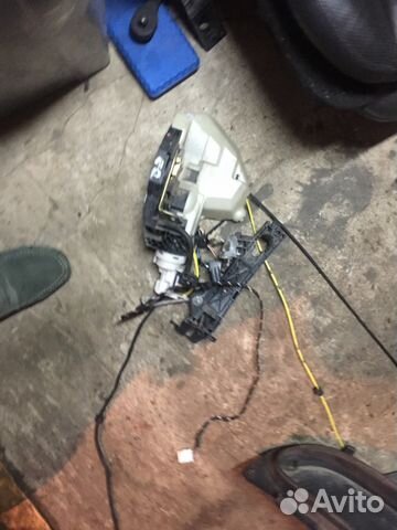 Замок задний правый Мерседес w220