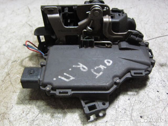 VAG замок правый,передний 3B1837016 и другое бу VAG замок правый,передний 3B1837016 и другое бу