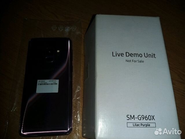 Демо юнит. Live Demo Unit Samsung. Live Demo Unit Samsung s22 задняя крышка. Live Demo Unit Samsung s22. Live Demo Unit Samsung z Flip.