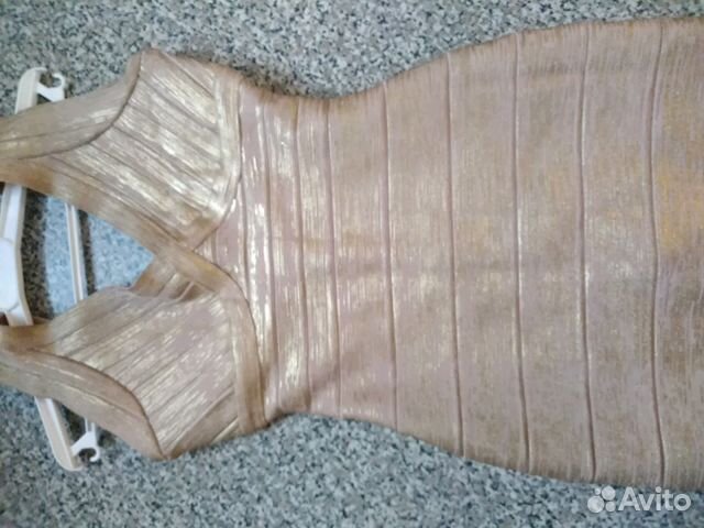 Бандажное вечернее платье Herve Leger Бандажное вечернее платье Herve Leger