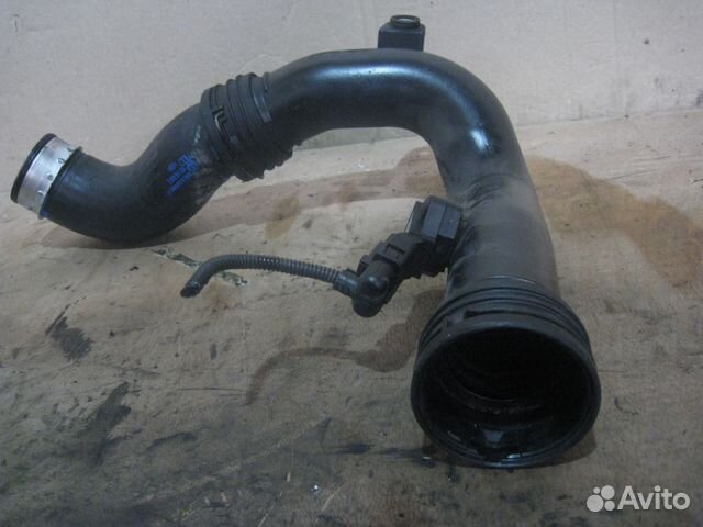 Патрубок интеркулера VW Passat B6 1K0145762AD