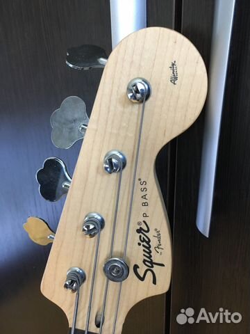 Бас-гитара Squier P Bass