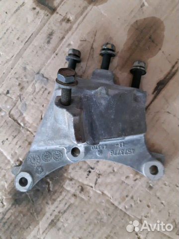 Кронштейн левой опоры двс Волга Сайбер