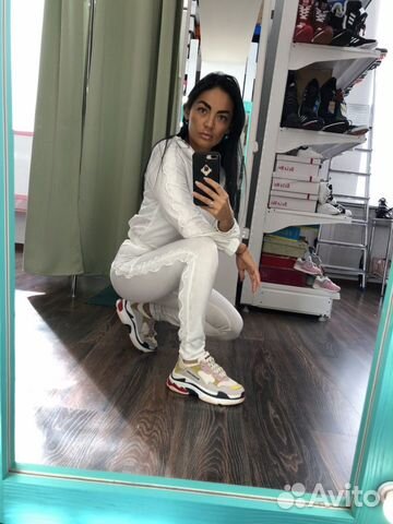 Спортивный костюм белый кружевной