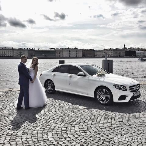 Аренда автомобиля с водителем на свадьбу Аренда автомобиля с водителем на свадьбу