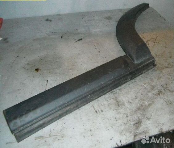 Молдинг задней двери Land Rover Discovery 3 / 4 Молдинг задней двери Land Rover Discovery 3 / 4
