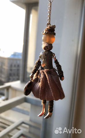 Подвеска ручной работы «Мадмуазель» Подвеска ручной работы «Мадмуазель»