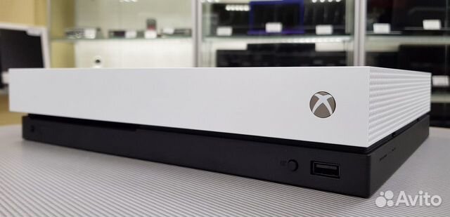 Консоль с гарантией Microsoft Xbox One X 1 тб