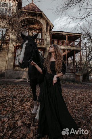 Платье длинное в пол в аренду Платье длинное в пол в аренду
