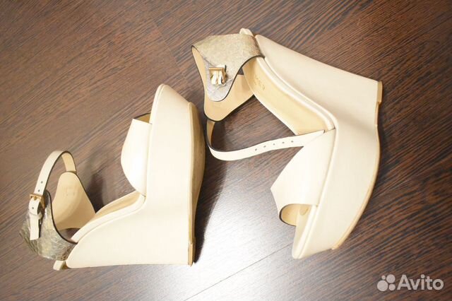 Босоножки Grey Mer на танкетке Босоножки Grey Mer на танкетке