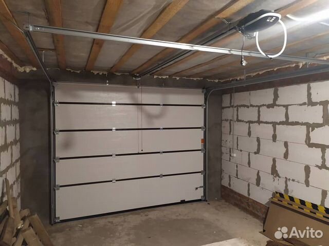 Секционные ворота Alutech 2300х2400 Арт. 20057 Секционные ворота Alutech 2300х2400 Арт. 20057