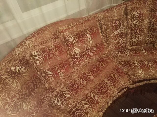 Диван