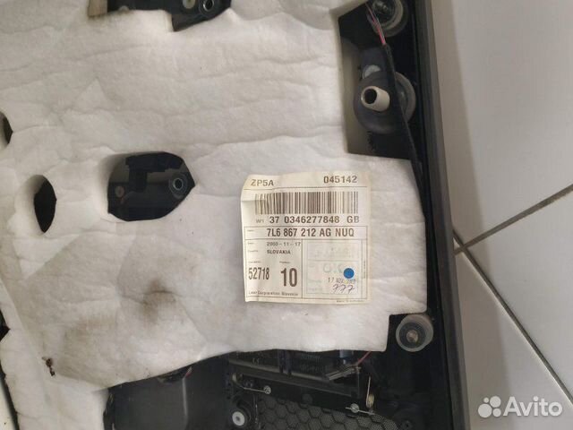 Обшивка задняя правая 7L6867212AG VW Touareg 2002 Обшивка задняя правая 7L6867212AG VW Touareg 2002