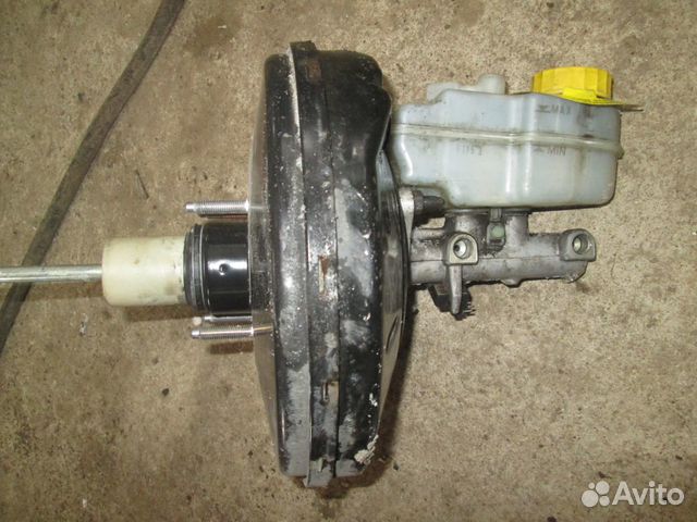 Вакуумный усилитель в сборе на VW Polo седан