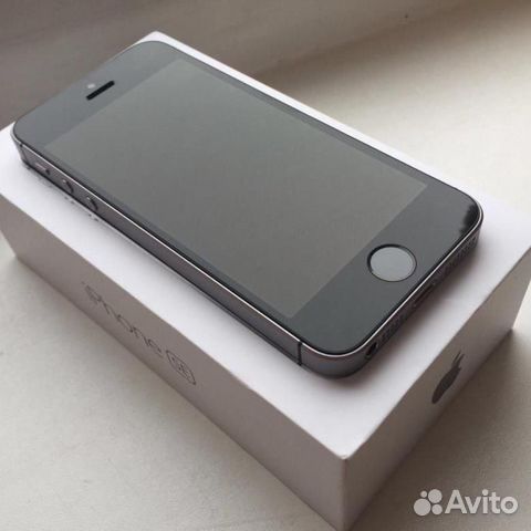 Телефон iPhone SE
