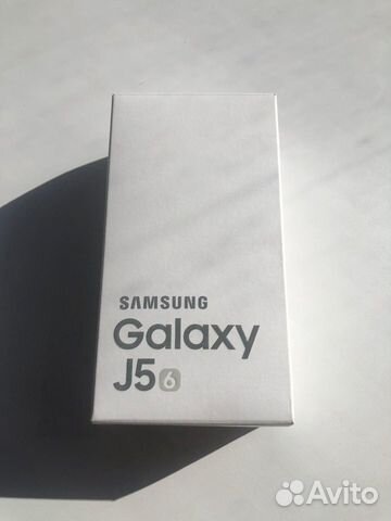 Телефон SAMSUNG Galaxy J5 Телефон SAMSUNG Galaxy J5