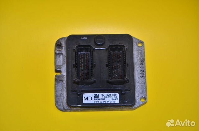 Блок управления двигателем 90569370 X18XE1 Блок управления двигателем 90569370 X18XE1