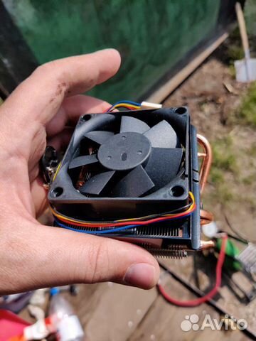 Кулер процеccорный AMD AV-Z7UH40Q001 4 теплотрубки Кулер процеccорный AMD AV-Z7UH40Q001 4 теплотрубки