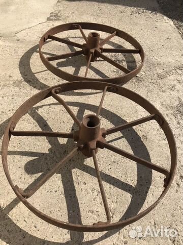 Старинные кованные колёса