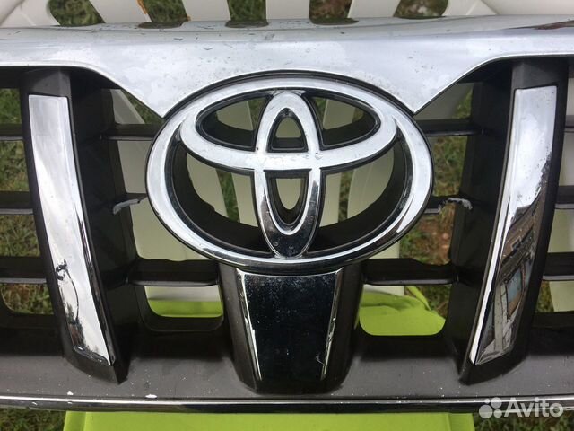 Решетка радиатора + значок для Toyota Land Cruiser Решетка радиатора + значок для Toyota Land Cruiser