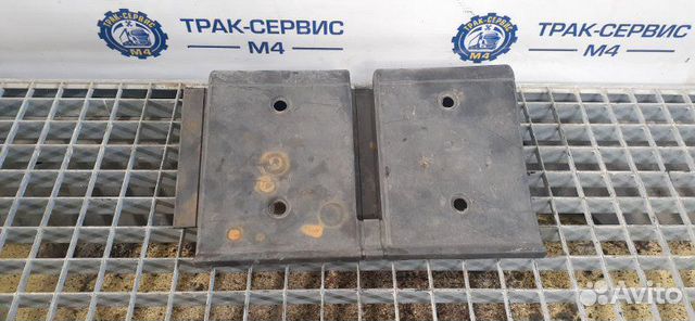 Накладка (кузов наружные) правая Renault Magnum Накладка (кузов наружные) правая Renault Magnum