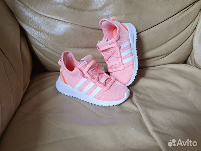 Кроссовки Adidas новые детские 27 р Кроссовки Adidas новые детские 27 р