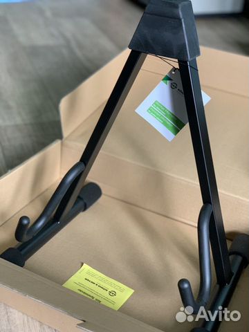 Гитарная подставка k&M 17540 Гитарная подставка k&M 17540