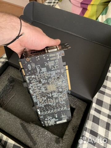 Видеокарта Radeon 7950 Видеокарта Radeon 7950