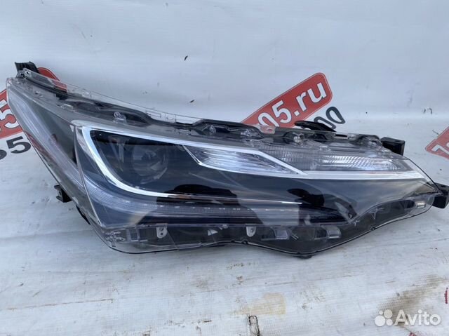 Toyota Corolla E180 фара правая